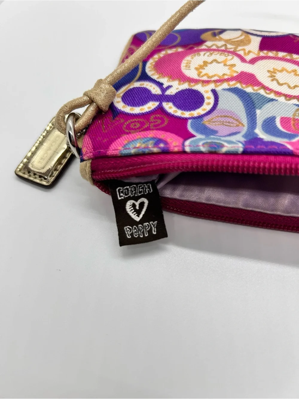 Coach Poppy Collection Vintage wristlet Pop C graffiti pattern print